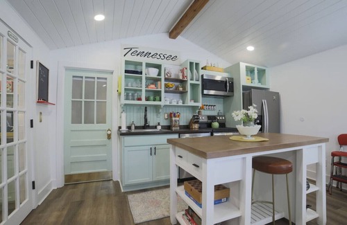 Chattanooga House | Cozy Historic Cottage | Walk to Northshore