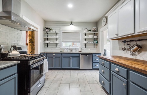 Jefferson House | Cozy Historic Hideaway - a beautifully restored 100+ year-old home.