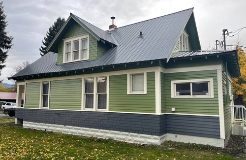 Kamiah House | Cozy Historic Home