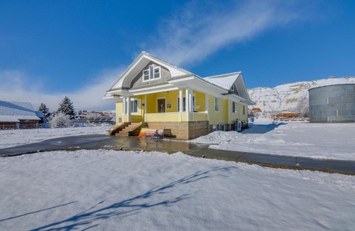 Cannonville House | Cozy Historic Home with Games, Near Bryce Canyon!