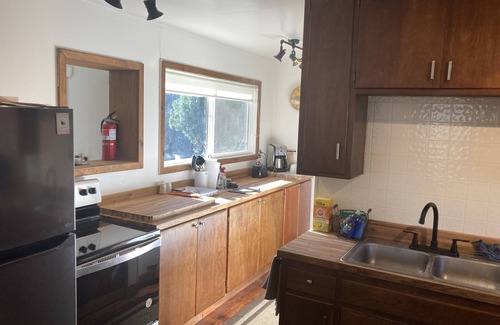 Douglas City House | Cozy historic Mining Cabin in Douglas City close to the Trinity River