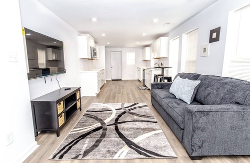 Salisbury Apartment | Cozy Historic Modern Apt on Main St in Charming Salisbury