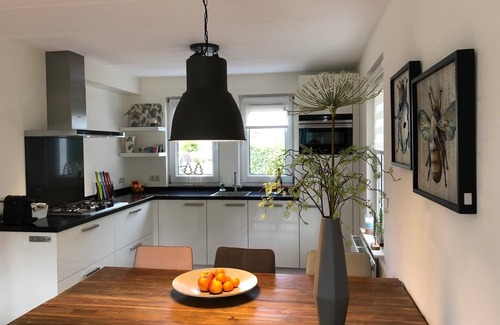 Noordwolde House | Cozy holiday bungalow with a box bed for the children