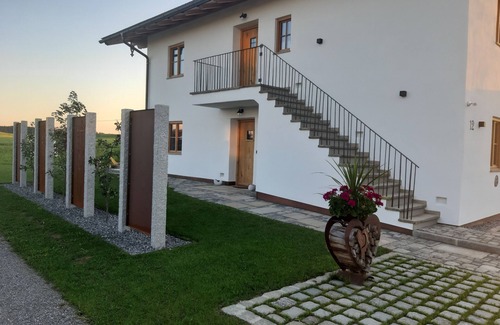 Pittenhart Apartment | Cozy holiday chalet with top facilities - Hausen on the ground floor - near Chiemsee