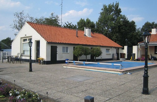 Municipality of Oisterwijk House | Cozy Holiday Home in Oisterwijk with Swimming Pool