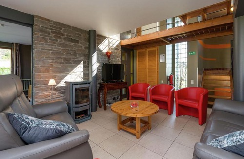 Ovifat House | Cozy Holiday Home in Waimes with Sauna