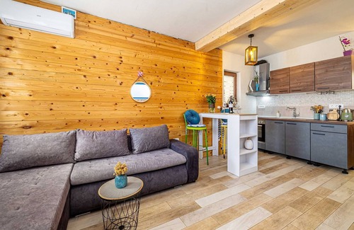Municipality of Omisalj House | Cozy holiday home SEAFRONT II