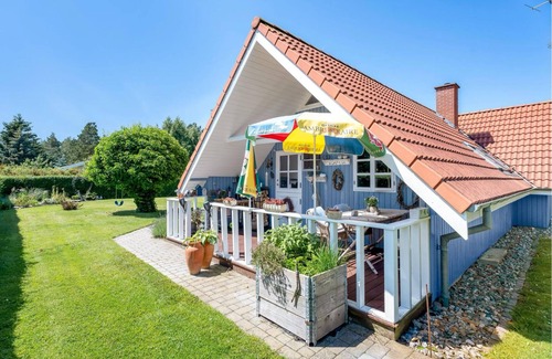 Næsby Strand House | Cozy holiday home with character