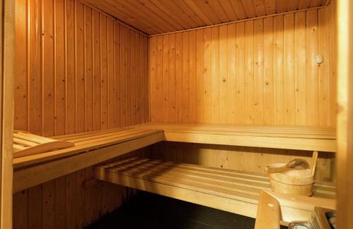 Ovifat House | Cozy Holiday Home with Jacuzzi and Sauna in Ovifat