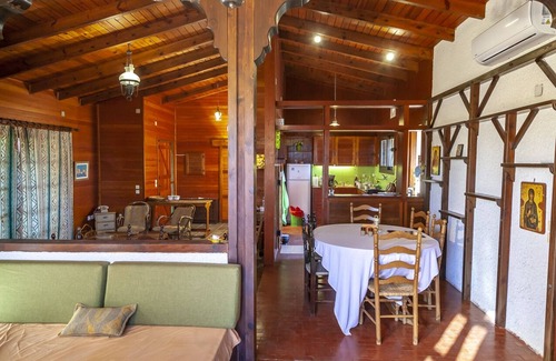 Nea Palatia House | Cozy holiday villa 2 min from the beach ideal for families
