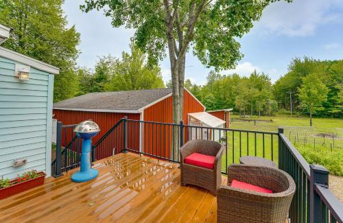 Holland Apartment | Cozy Holland Studio with Deck Near Lake Michigan!