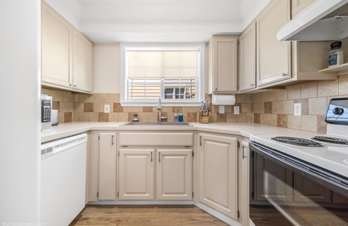 Garden District House | Cozy Home 1 Mile to Downtown CDA & Lake – King Beds and an EV Charger!