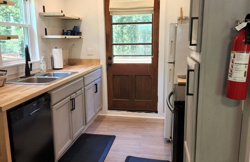 Swannanoa House | Cozy home 10 minutes from Black Mountain and Asheville, NC
