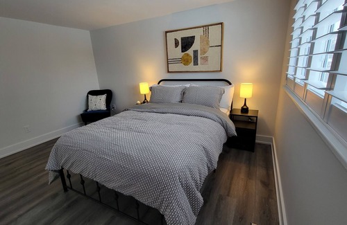 Brampton House | Cozy Home, 15 minutes to Pearson Airport, No Cleaning Fee