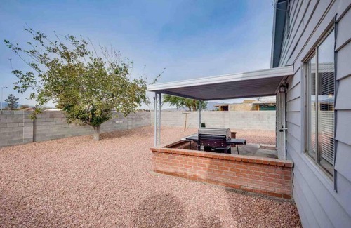 North Las Vegas Apartment | Cozy home! 16 Min away from strip and fremont