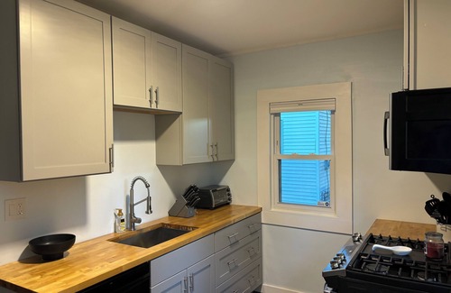 Northeast South Bend House | Cozy Home, 25 minute walk to the stadium