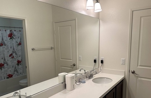 Mira Loma House | Cozy Home 3
