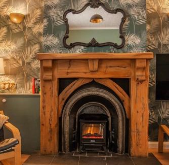 Londonderry Apartment | Cozy Home at Ebrington Square