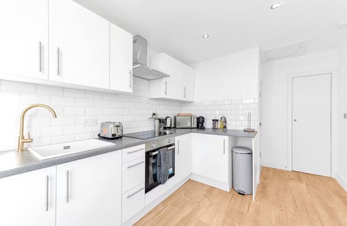 Rye Apartment | Cozy Home Away: 1-Bed Retreat with Kitchen Bliss