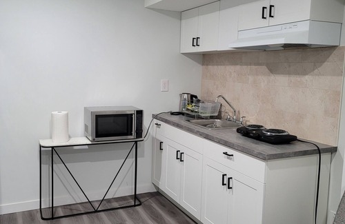 Kitchener Apartment | Cozy Home Away from Home!