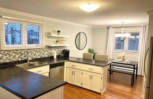Terra Nova House | Cozy home away from home located near Quidividi, Downtown and East Coast Trails.