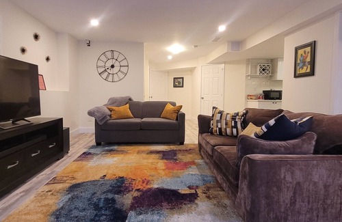 Amherstview Apartment | Cozy Home Away from Home