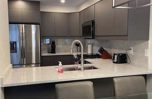 Barrie House | Cozy Home Away from Home