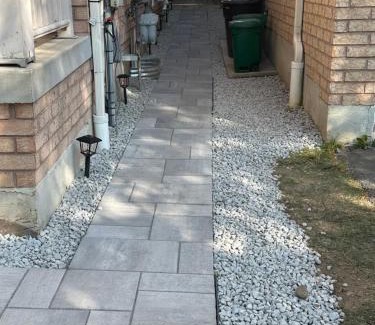 Ajax Apartment | Cozy Home away in Ajax 2 BR 1 bath 4 guests