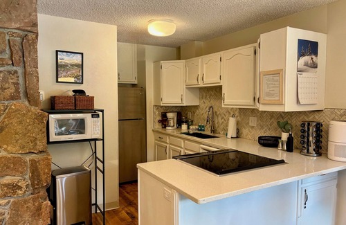Old Town Condo | Cozy home base for a great trip!