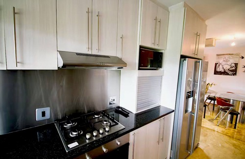 Colchester House | Cozy Home by Sundays River, Close to Addo Elephant Park