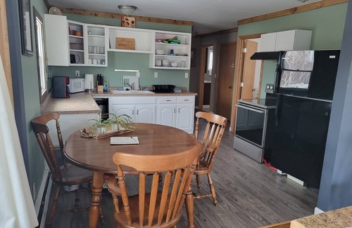 Christmas House | Cozy home centrally located with view of lake Superior and comfy beds!