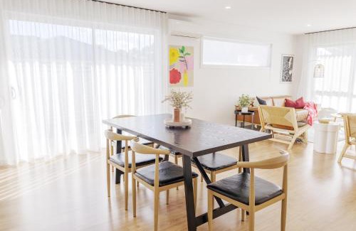 Sullivan's Cove House | Cozy Home Close to Beach and Hobart CBD