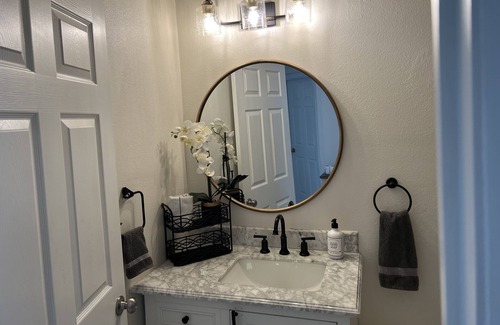 Orlando House | Cozy home close to everything. The House is 15 minutes to MCO