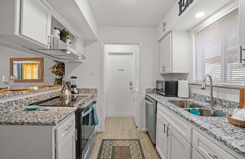 Northeast El Paso House | Cozy home close to Fort Bliss, Painted Dunes, US-54 & Loop 375 - Trans Mountain