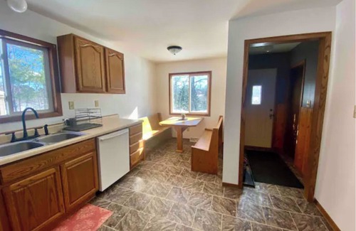 Negaunee House | Cozy Home close to hiking/biking, ORV trails & many bodies of water