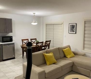 Thorold House | Cozy home close to Niagara Falls