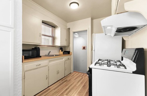 Lincoln Park House | Cozy Home Fenced Yard Pets Welcome Great Location