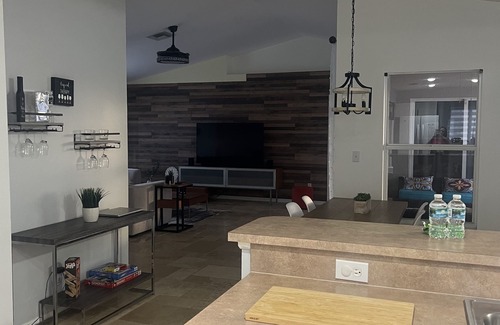 Mariner House | Cozy Home, Heated Pool, 3 bedrooms, 5 beds Family friendly!
