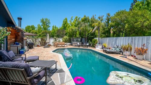 San Rafael House | Cozy home hot tub, cold plunge, pool close to Napa