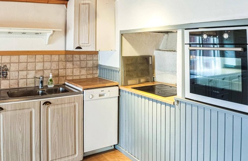Odeshog Municipality House | Cozy home in ödeshög with kitchen