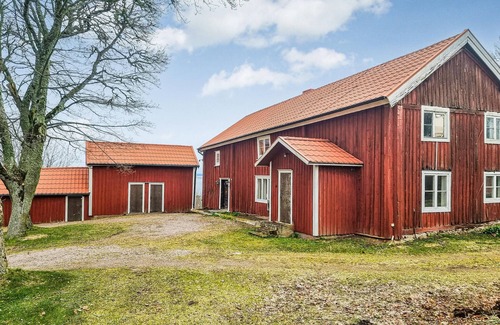 Odeshog Municipality House | Cozy home in ödeshög with kitchen