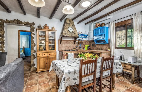 Algatocin House | Cozy home in Algatocin with kitchenette