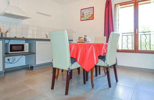 Arles House | Cozy home in Arles with WiFi
