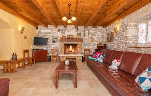 Orihi House | Cozy Home In Barban With Sauna