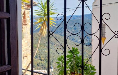 Benalauria House | Cozy Home In Benalaureia With Kitchen