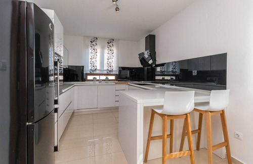 Biograd na Moru House | Cozy home in Biograd na Moru with sauna