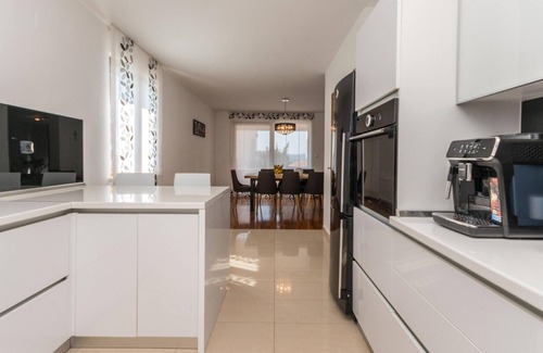 Biograd na Moru House | Cozy home in Biograd na Moru with sauna