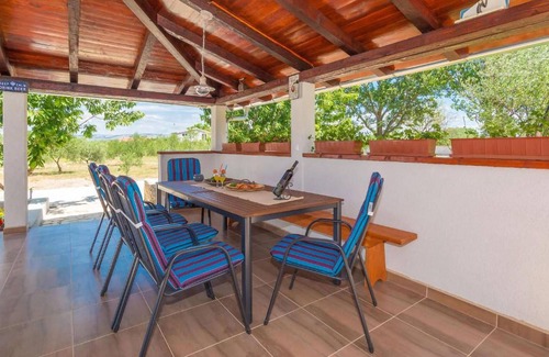 Bila Vlaka House | Cozy home in Bila Vlaka with kitchen