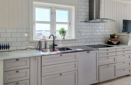 Bohus-Bjorko House | Cozy home in Bohus-Björkö with WiFi