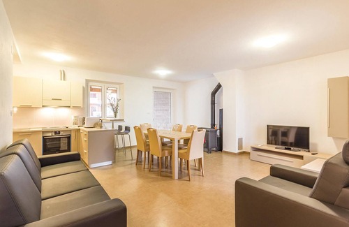 Bratulici House | Cozy home in Bratulici with kitchen